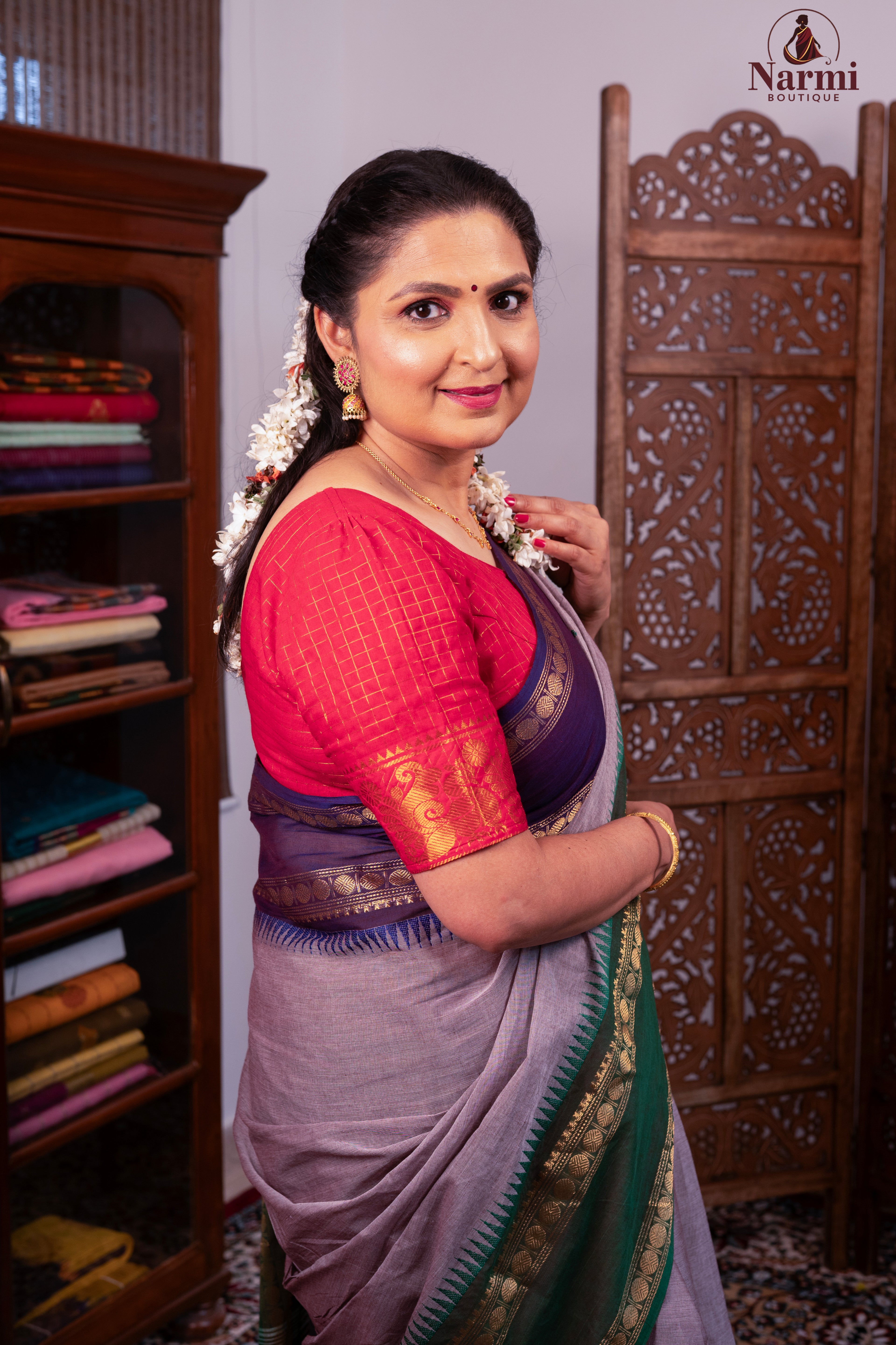 Annapoorani ( அன்னபூரணி )