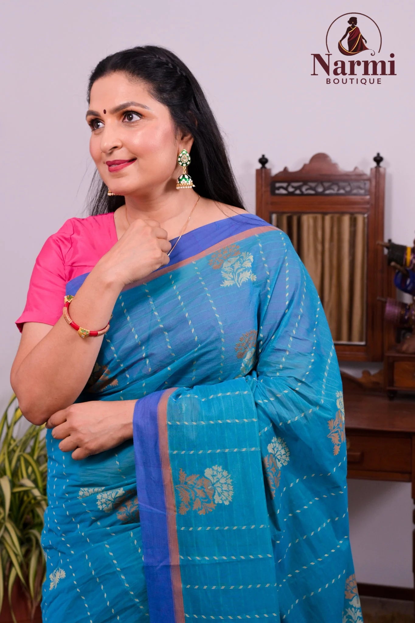 Aazhi (அழகி)