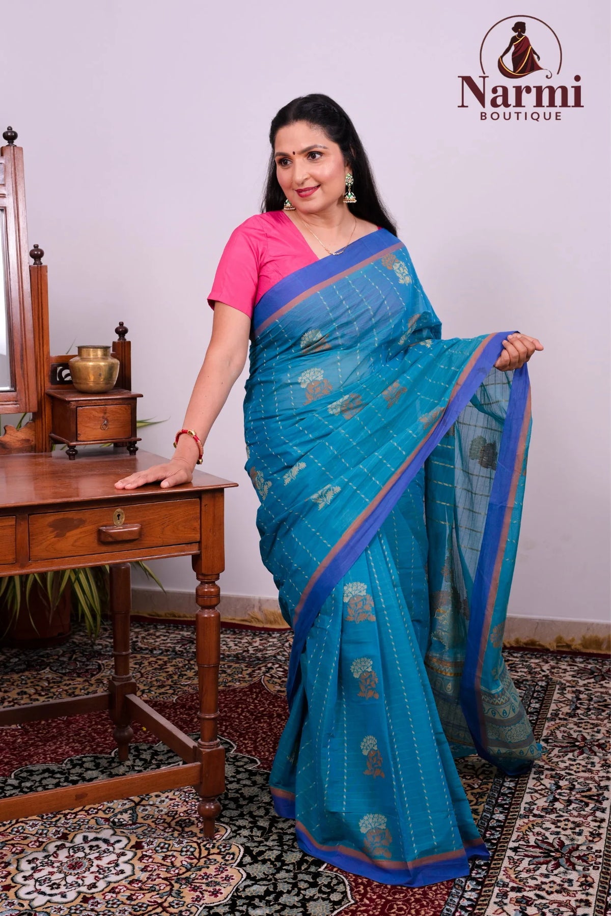 Aazhi (அழகி)