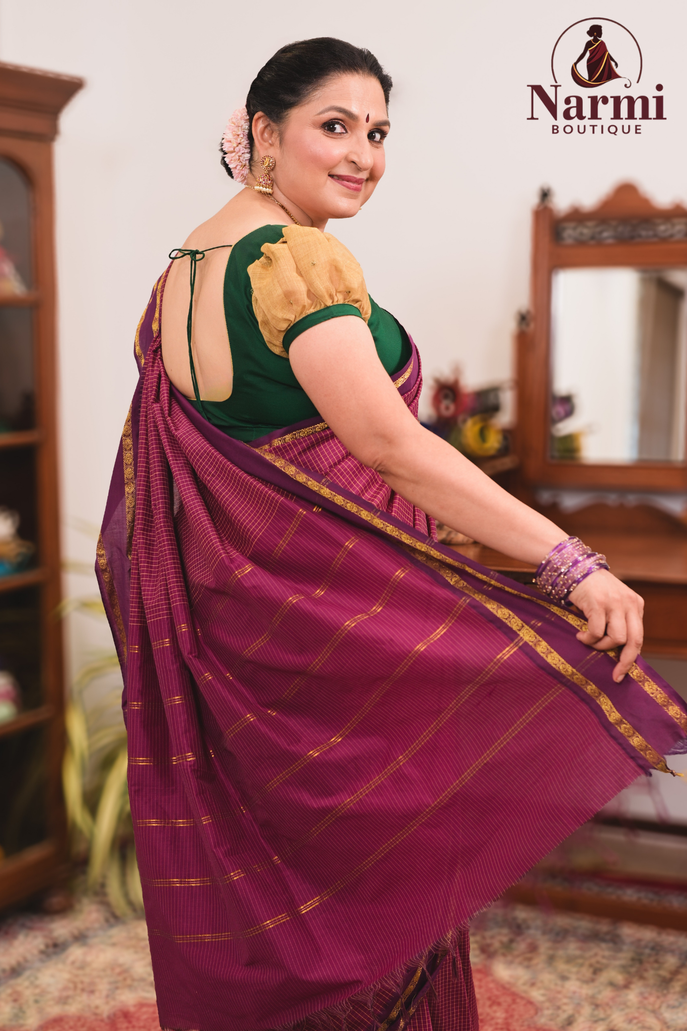 Malarvizhi (மலர்விழி)