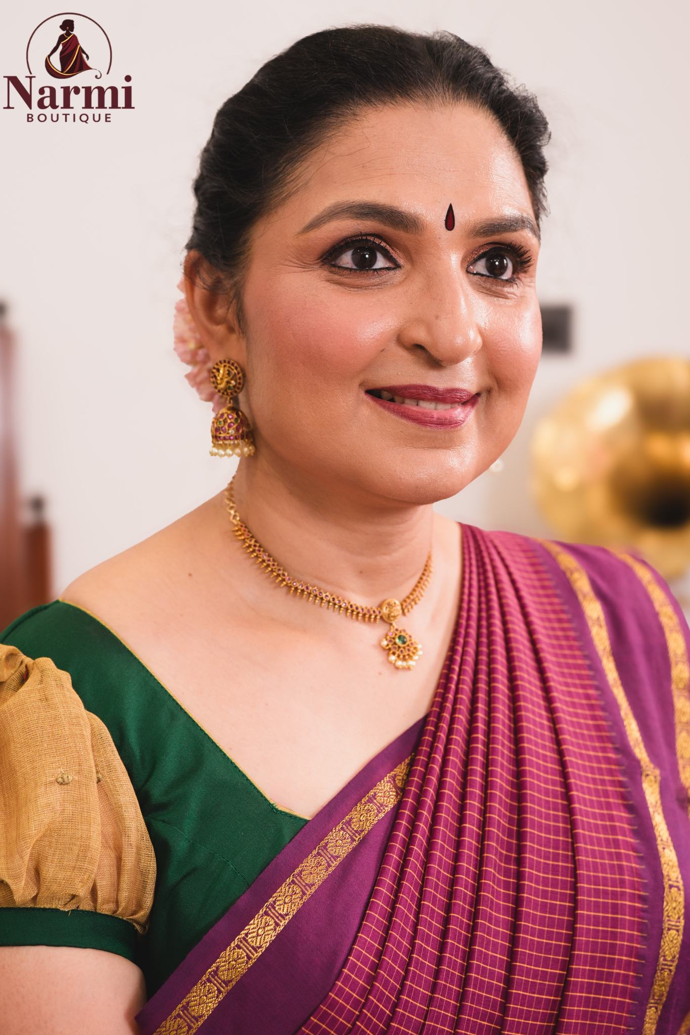 Malarvizhi (மலர்விழி)