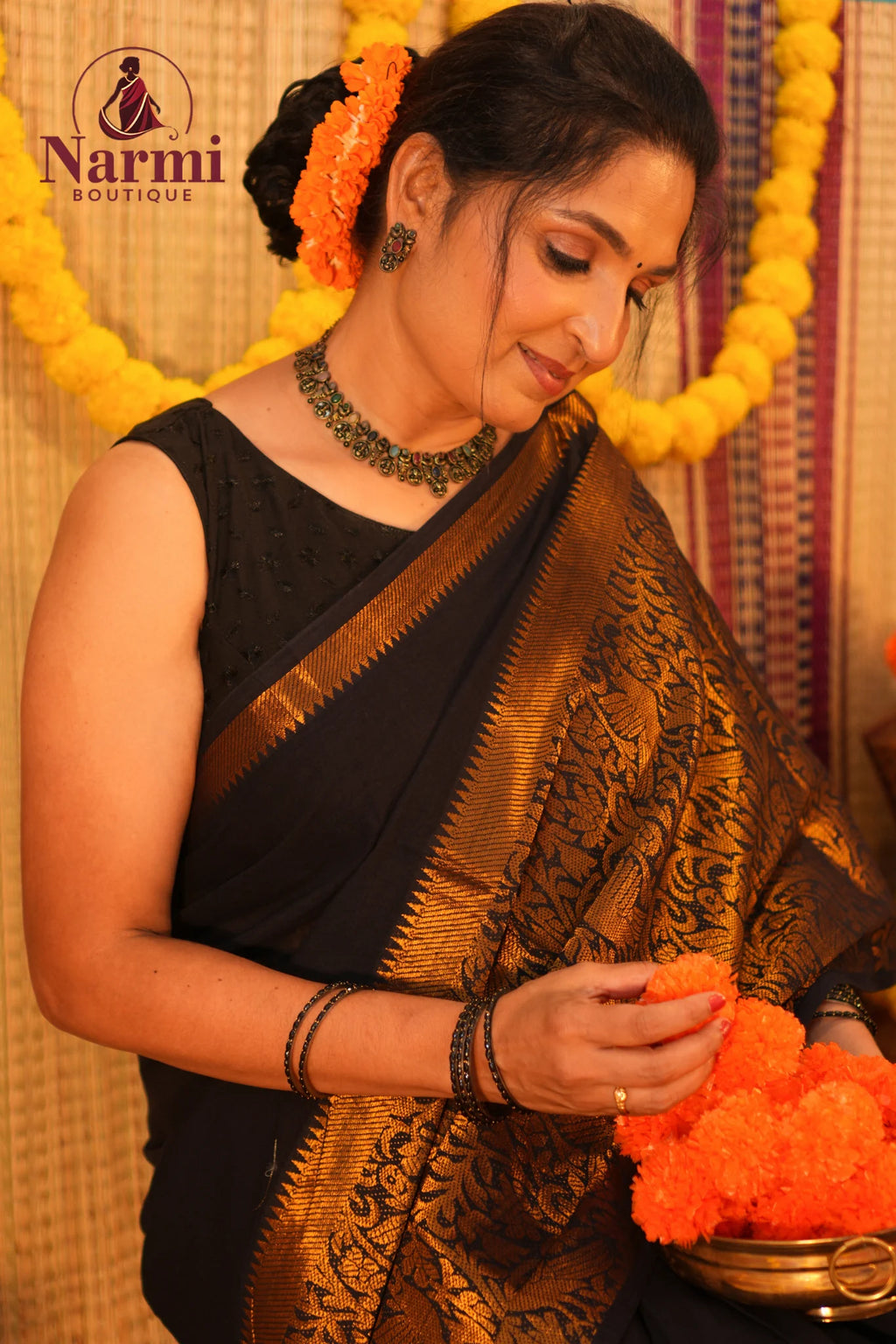Ponmayil (பொன்மயில்)